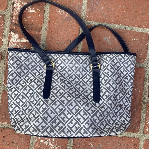 Tommy Hilfiger shopping tote - Picture 3 of 11